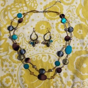MULTI COLOR NECKLACE & EARRINGS SET NWOT.